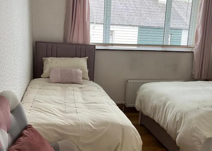 בית אירוח Triple With Private Bathroom At Caroline's Guest House, River Street, Clara